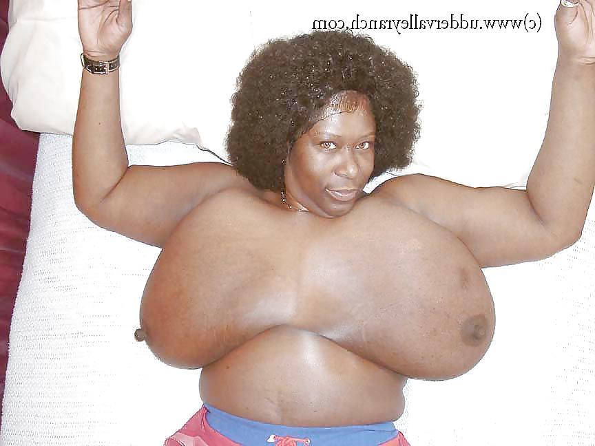25P Giant juggs on prostitute