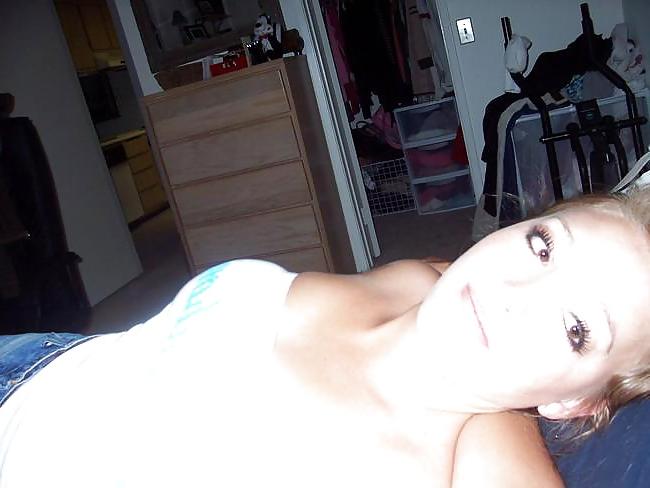 22P MILF Busty bitch