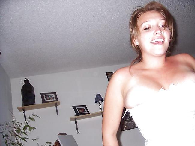 22P MILF Busty bitch