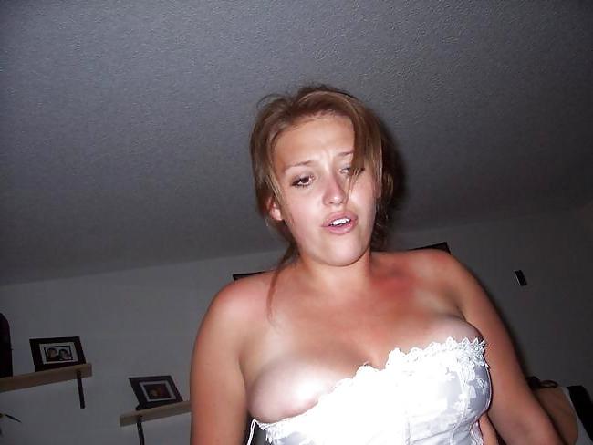 22P MILF Busty bitch
