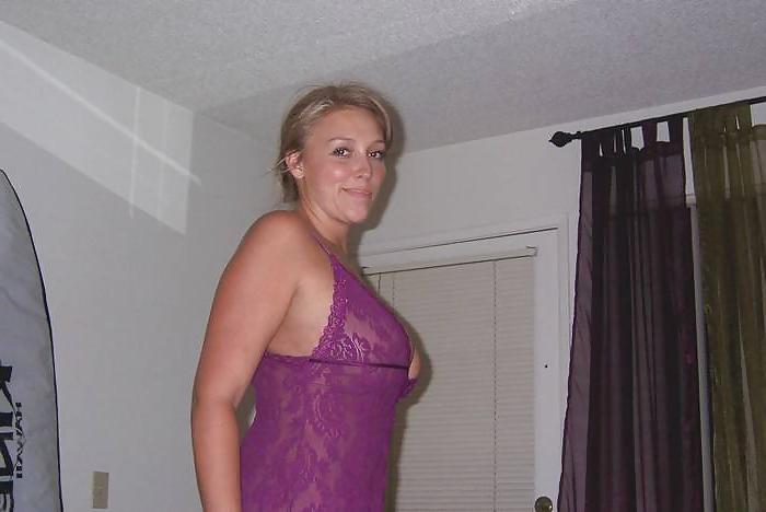 22P MILF Busty bitch