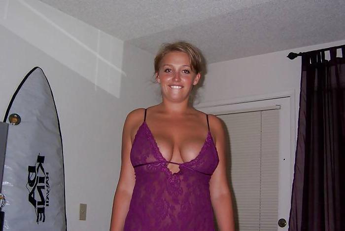 22P MILF Busty bitch