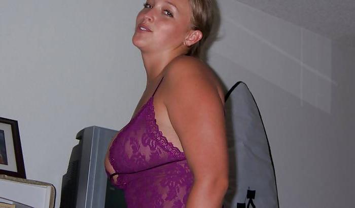 22P MILF Busty bitch