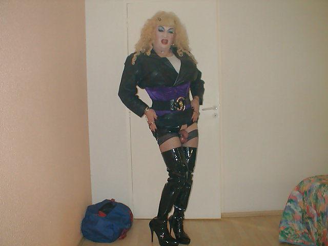 20P Isabelle Leather Bitch
