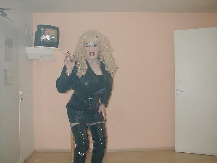 20P Isabelle Leather Bitch
