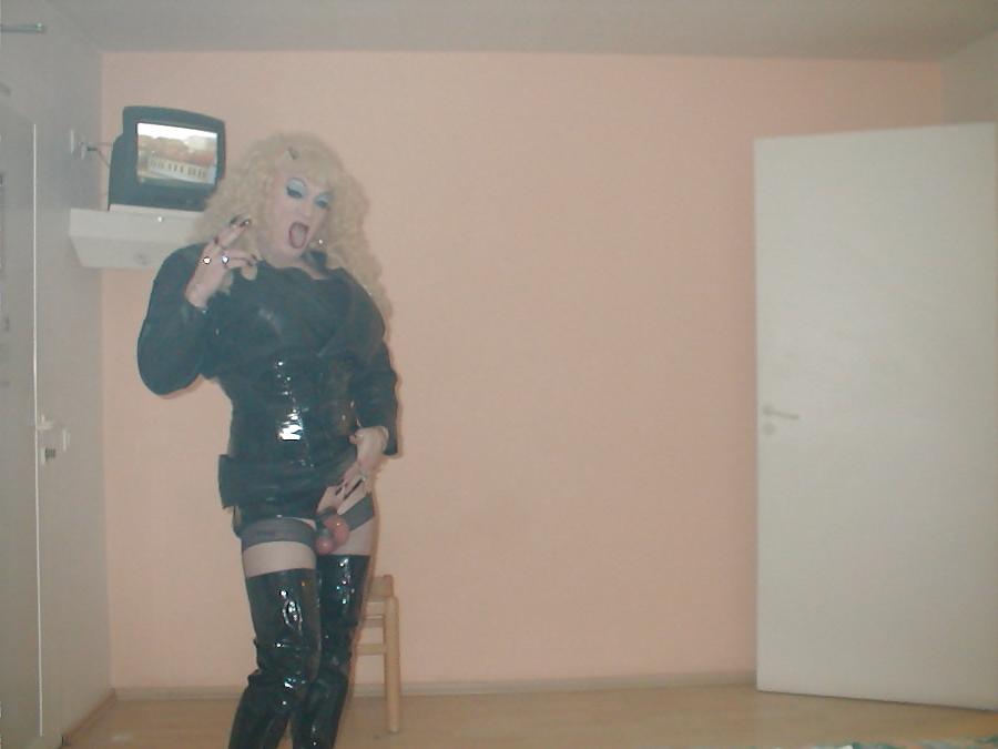 20P Isabelle Leather Bitch