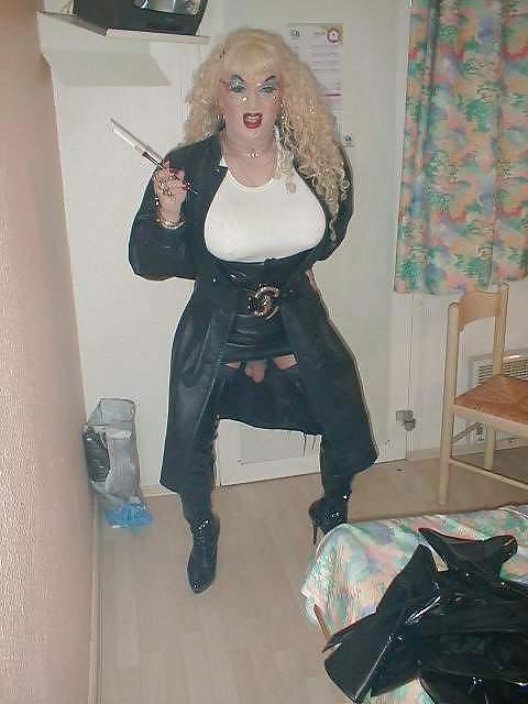 20P Isabelle Leather Bitch