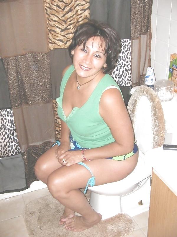 24P Girls in toilet