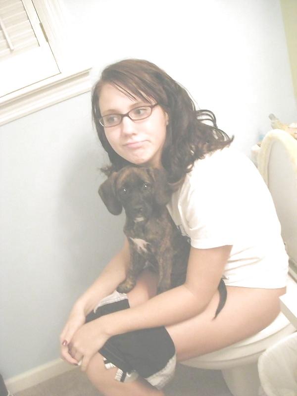 24P Girls in toilet