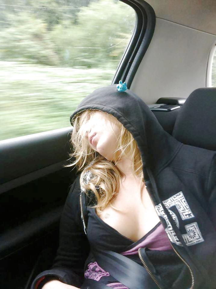 19P Pute charlotte ! ma petite niece
