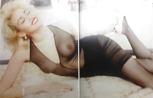 25P Miley Cyrus - Topless & Sexy!!!
