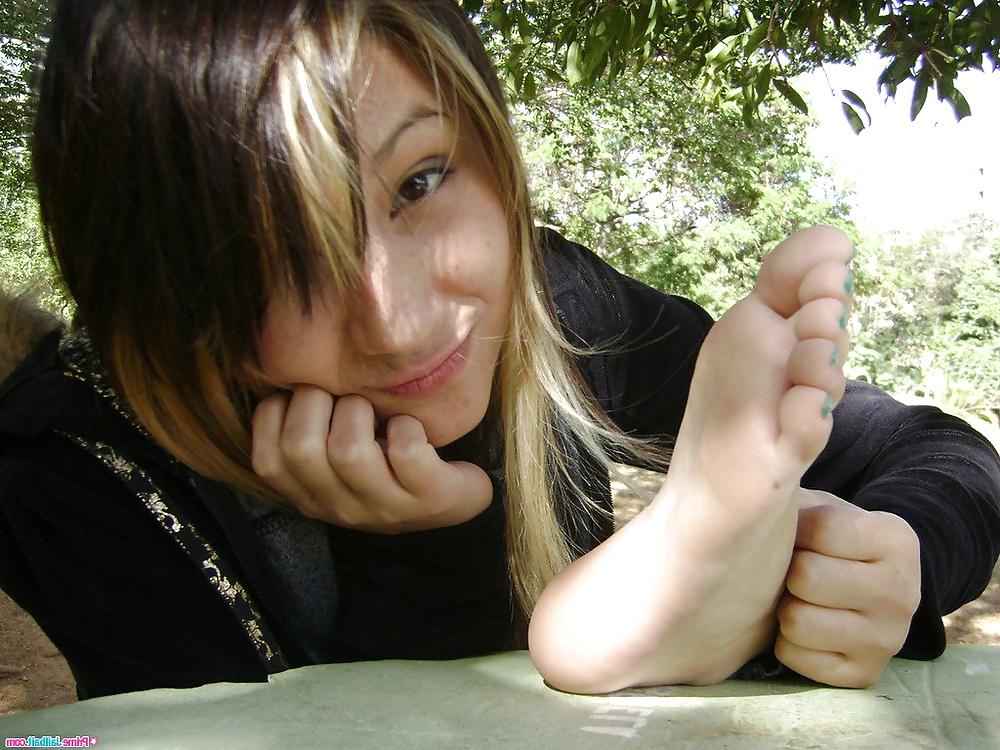 20P Stinky Feet, Soles - Smelly