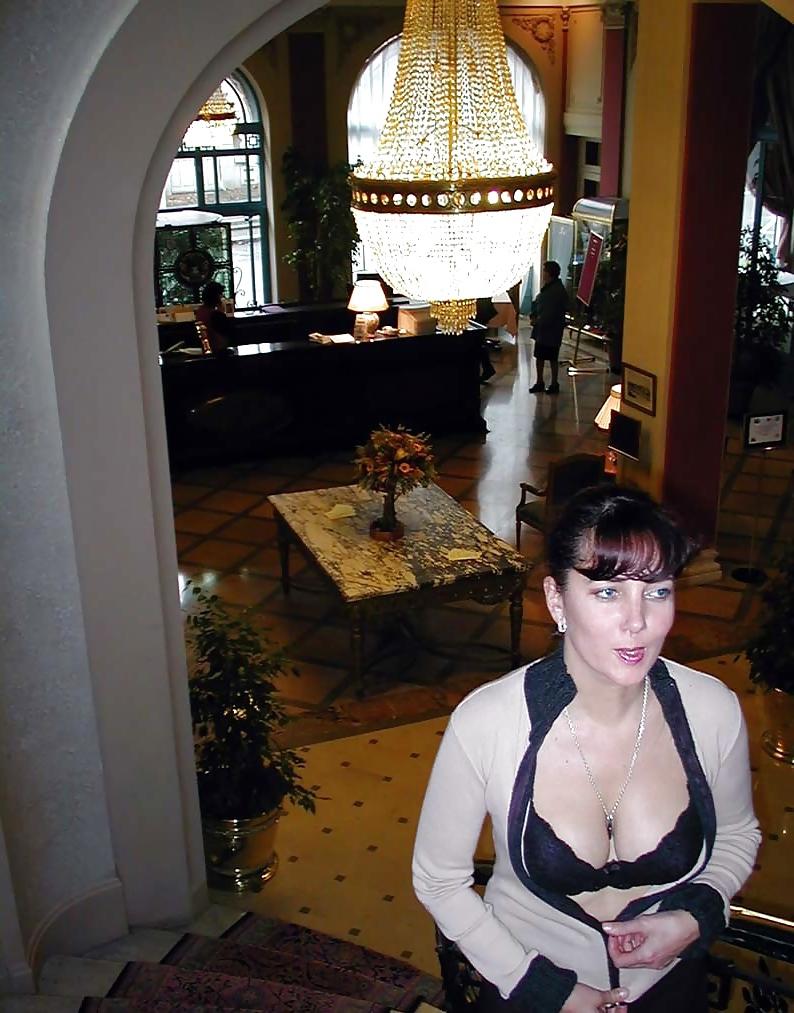25P Nadine a french bitch with me in hotel