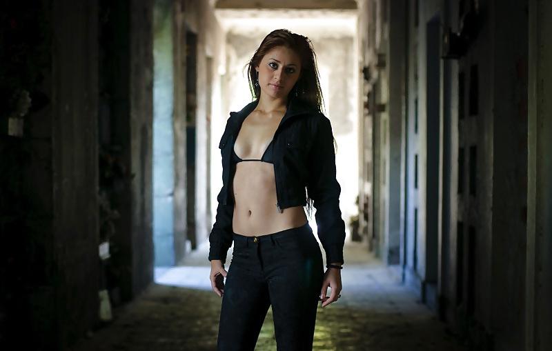10P Nicht-Aktmodell Patricia