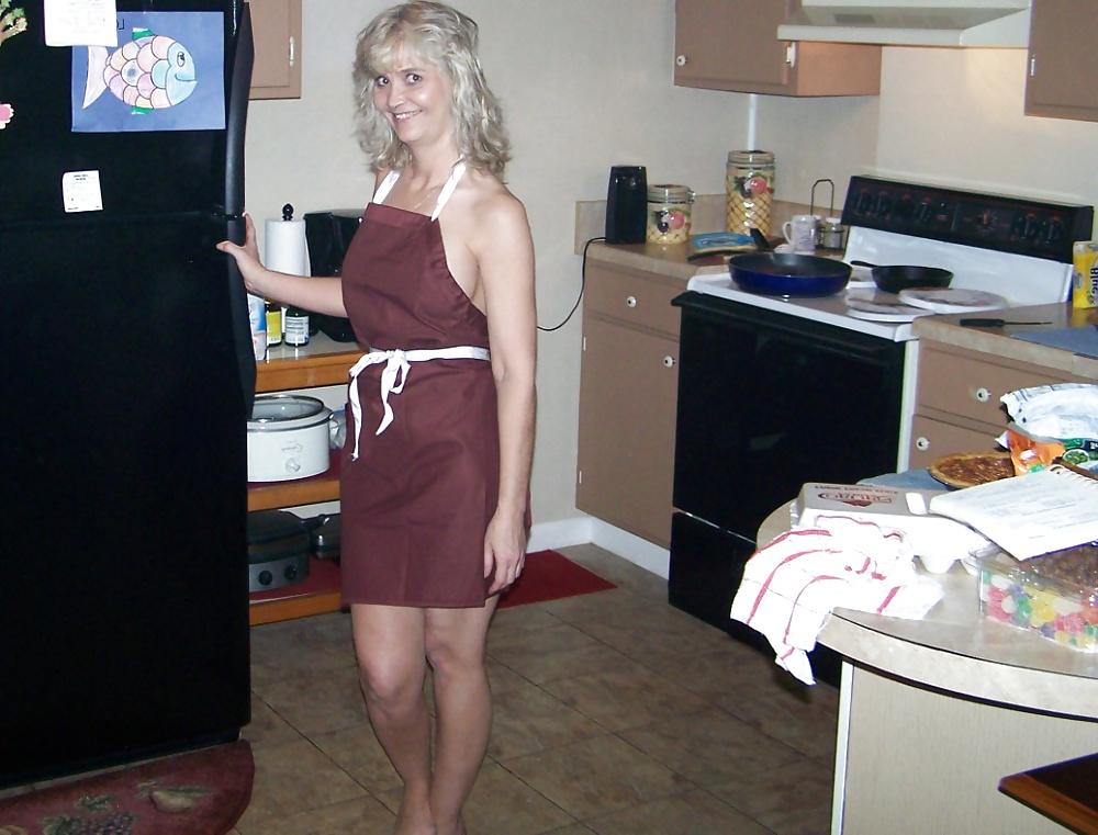 23P Darla Blonde Kinky Mature