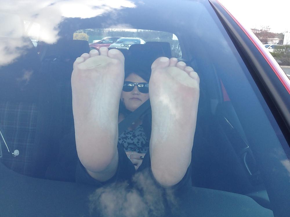 25P PediPrincess BBW Feet on Dash