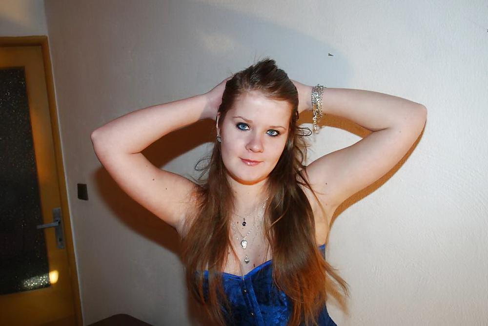 25P Emma möchte Model Pose & Blowjob werden