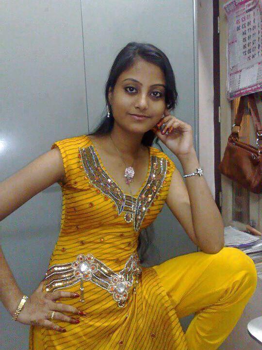 25P Desi indian stunning hot cute babes: non nude