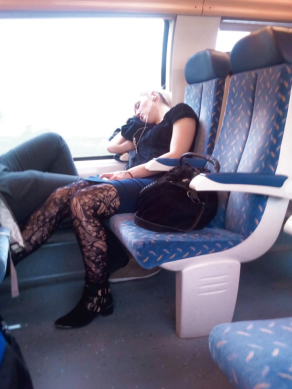 7P Nice girl in train