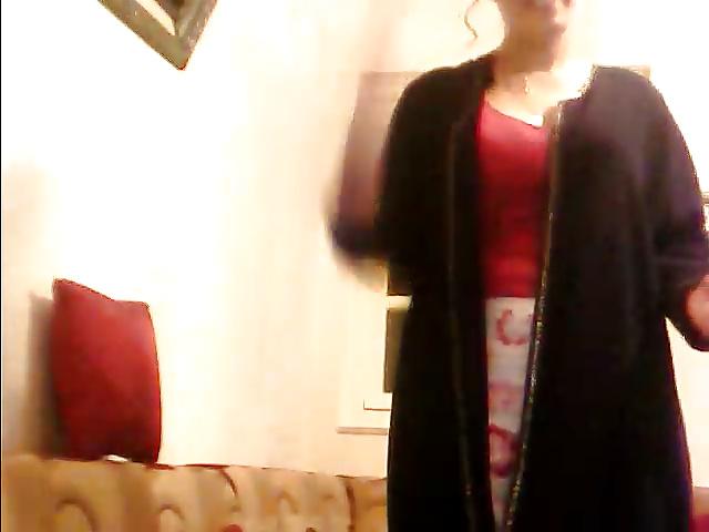 21P Loubna sexy tunies bitch