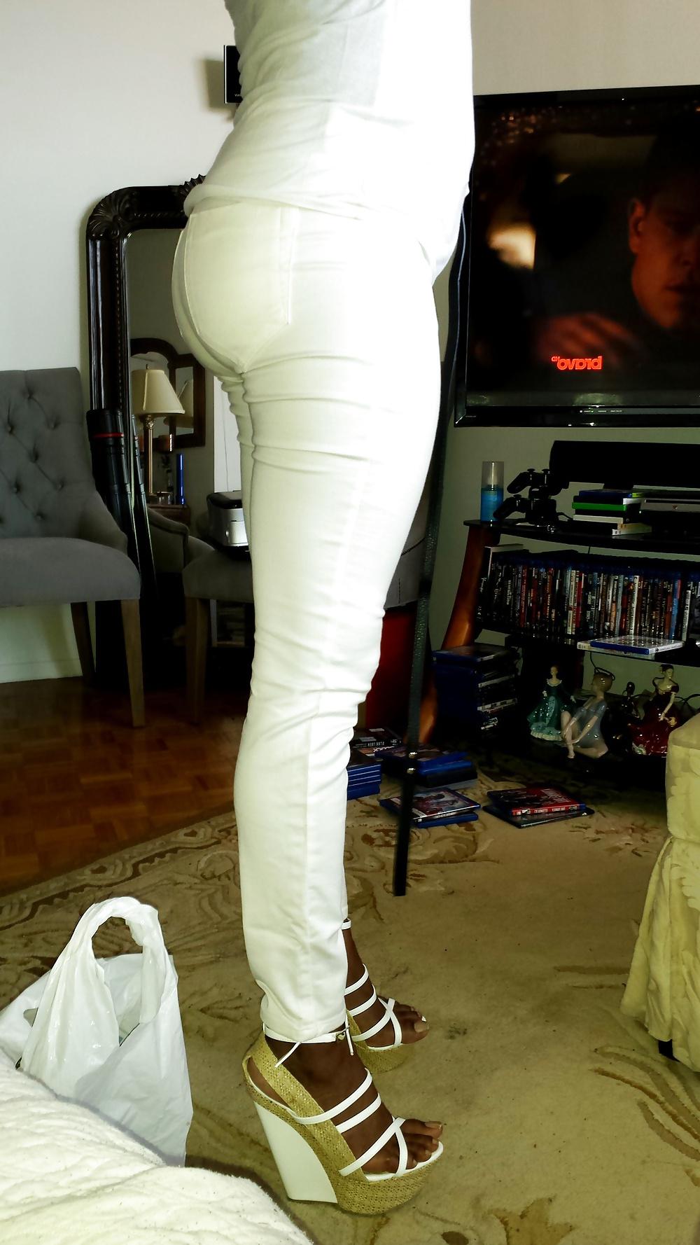 16P Big Juicy Black Ass