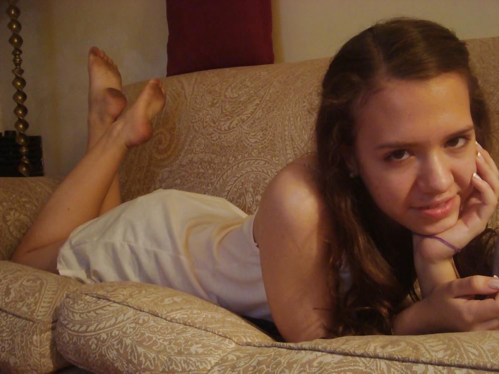25P Belu's Feet.