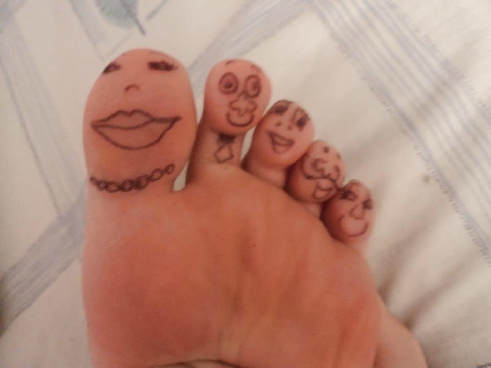 25P Belu's Feet.