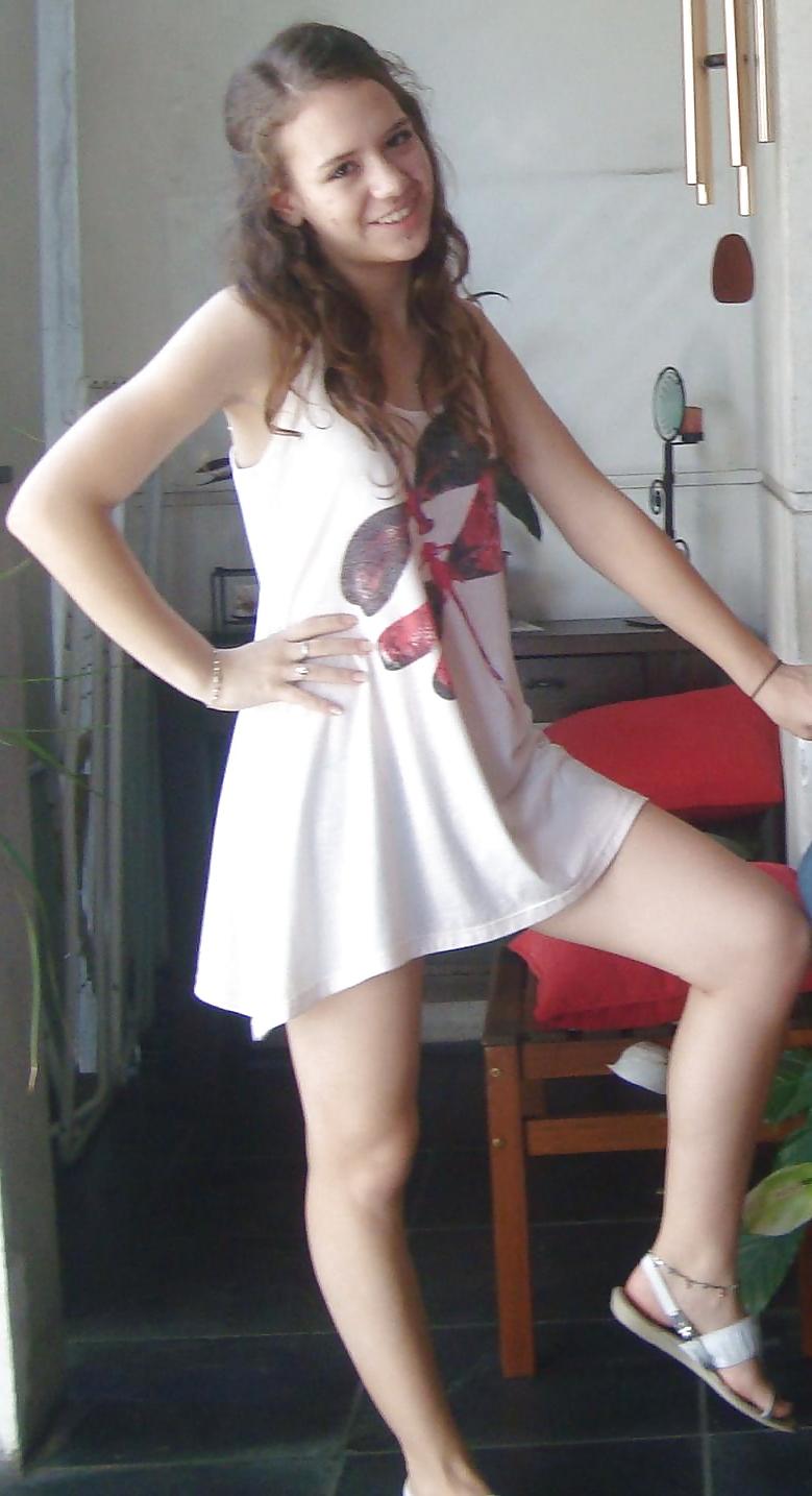 25P Belu's Feet.