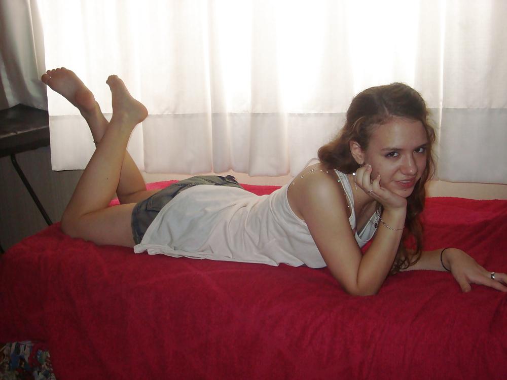 25P Belu's Feet.