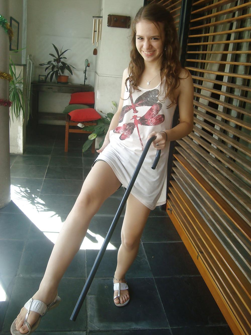 25P Belu's Feet.