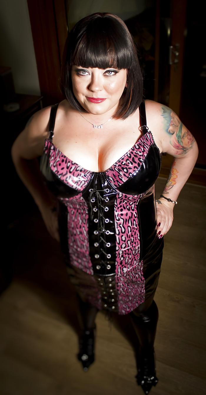 17P Tina Snua All Dressed Up In PVC