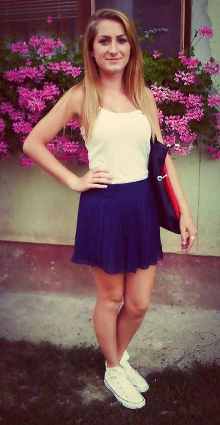 25P Teen blonde slut Tea wants your jizz