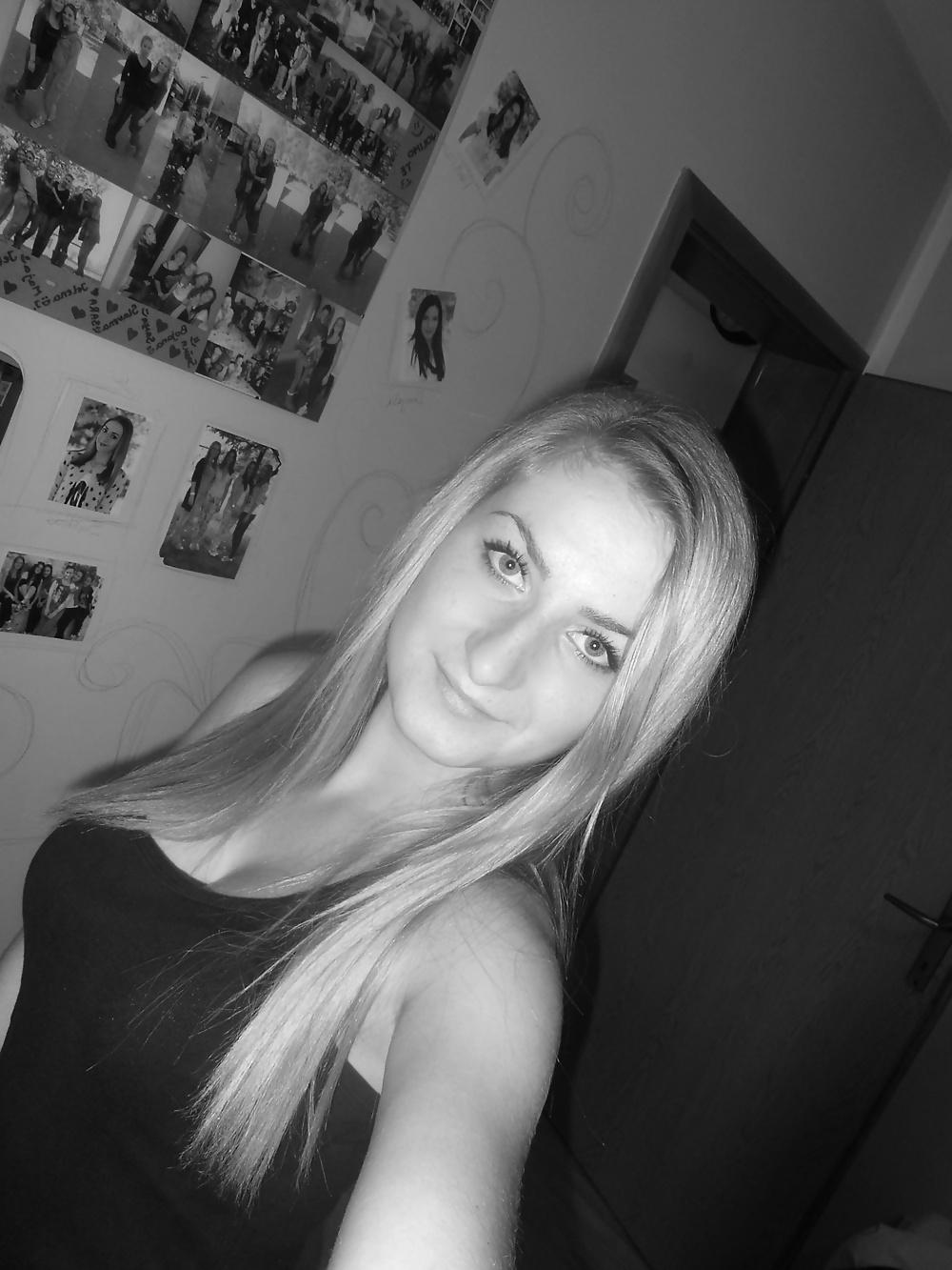 25P Teen blonde slut Tea wants your jizz