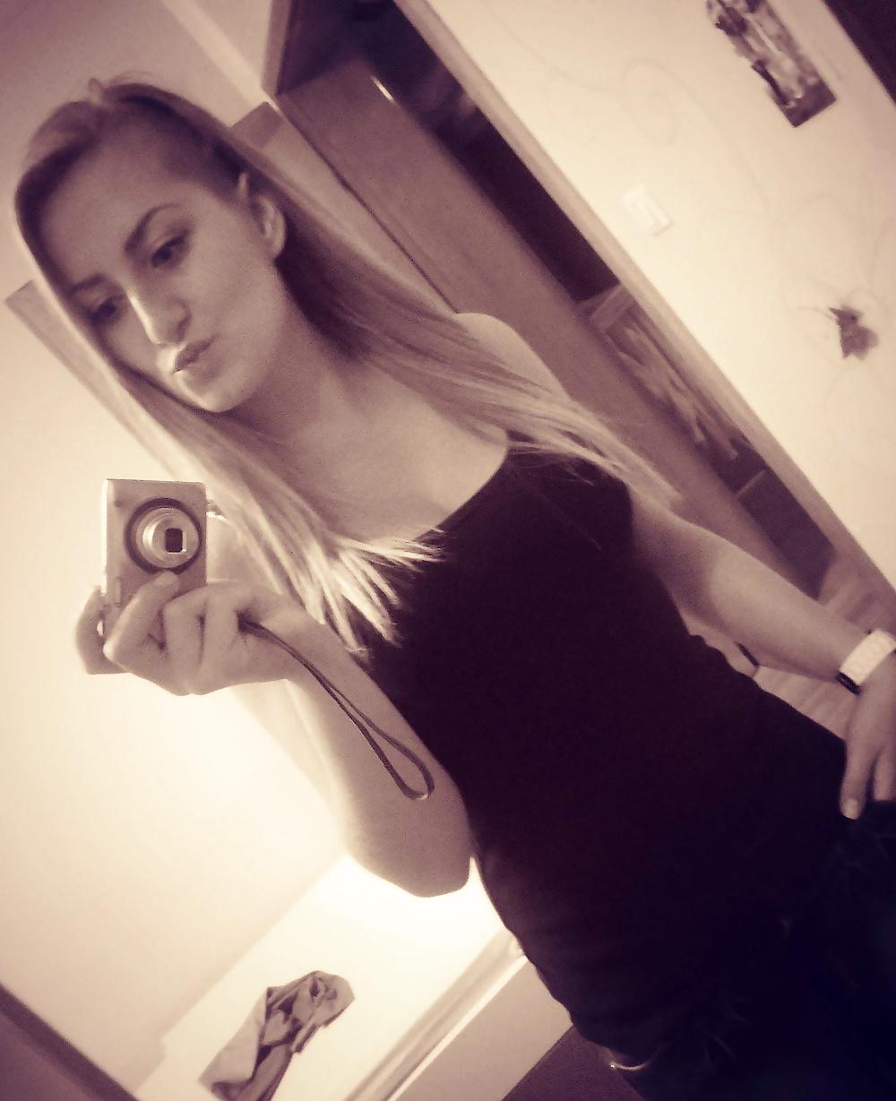 25P Teen blonde slut Tea wants your jizz