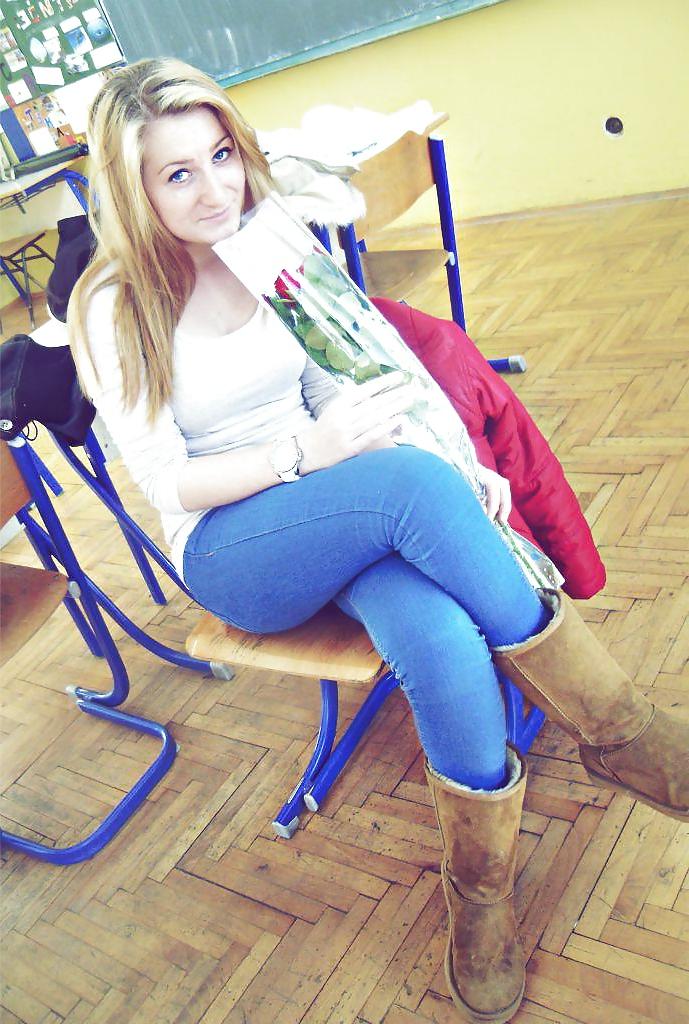 25P Teen blonde slut Tea wants your jizz