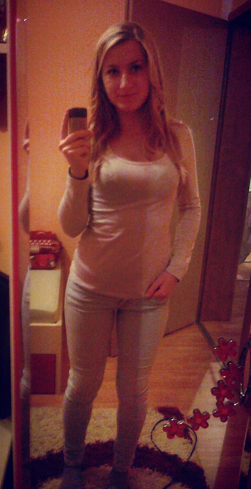25P Teen blonde slut Tea wants your jizz