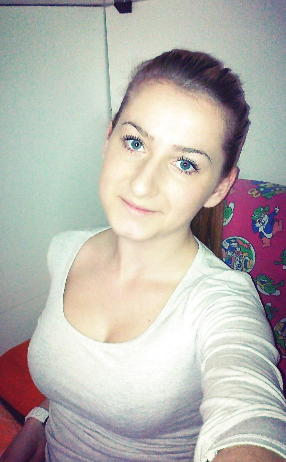 25P Teen blonde slut Tea wants your jizz