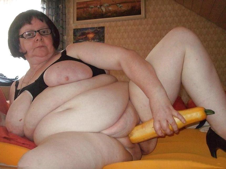 25P Grannies playing with their toys