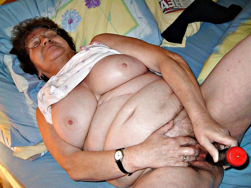 25P Grannies playing with their toys
