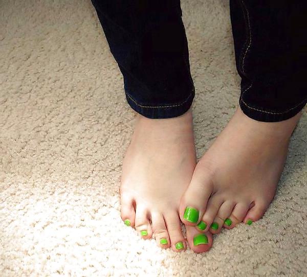 25P Teen Feet :)