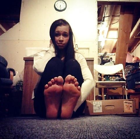 25P Teen Feet :)