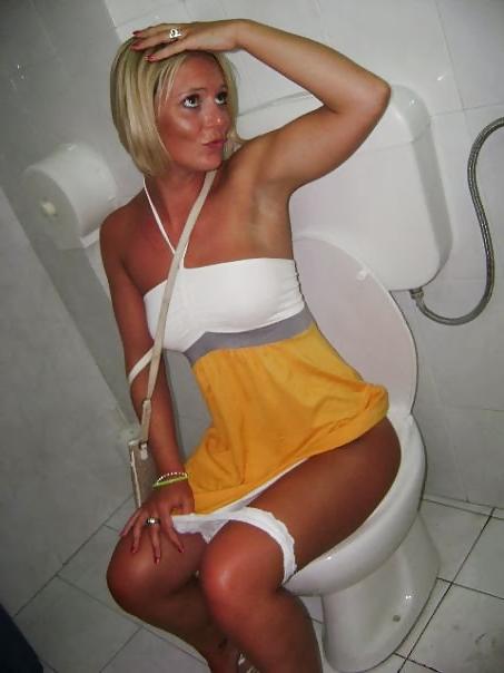 25P On the Toilet 2