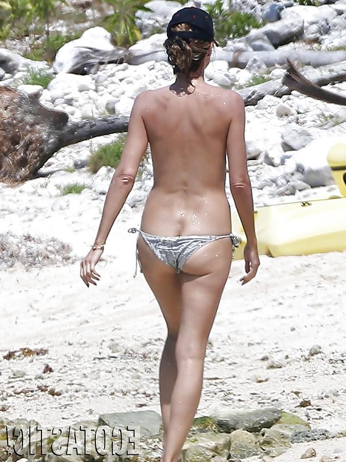 24P Heidi Klum Goes Topless In Mexico