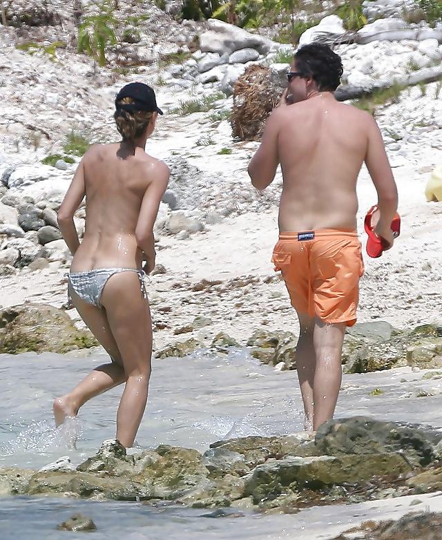 24P Heidi Klum Goes Topless In Mexico