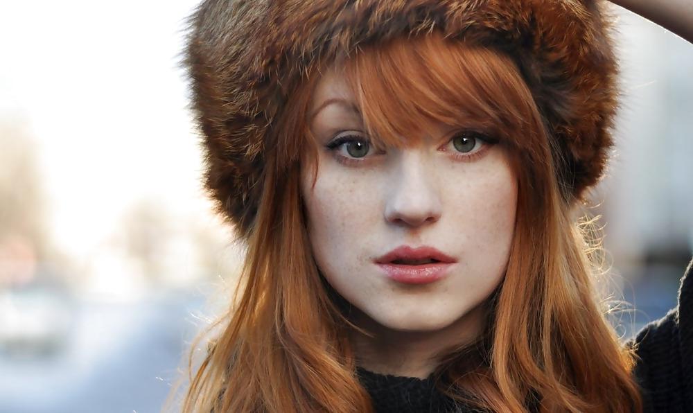 7P Goddess redheads don't need to be nude for you to cum