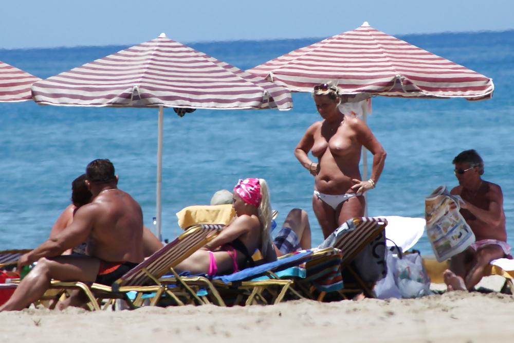 22P Greece topless