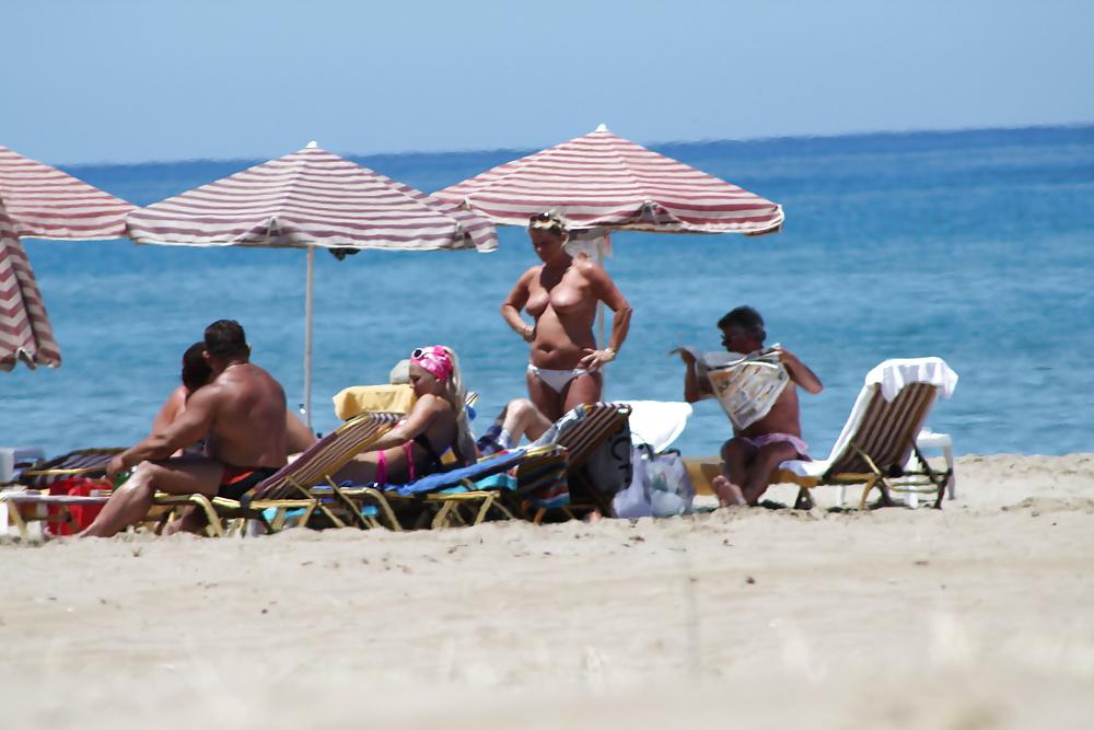 22P Greece topless