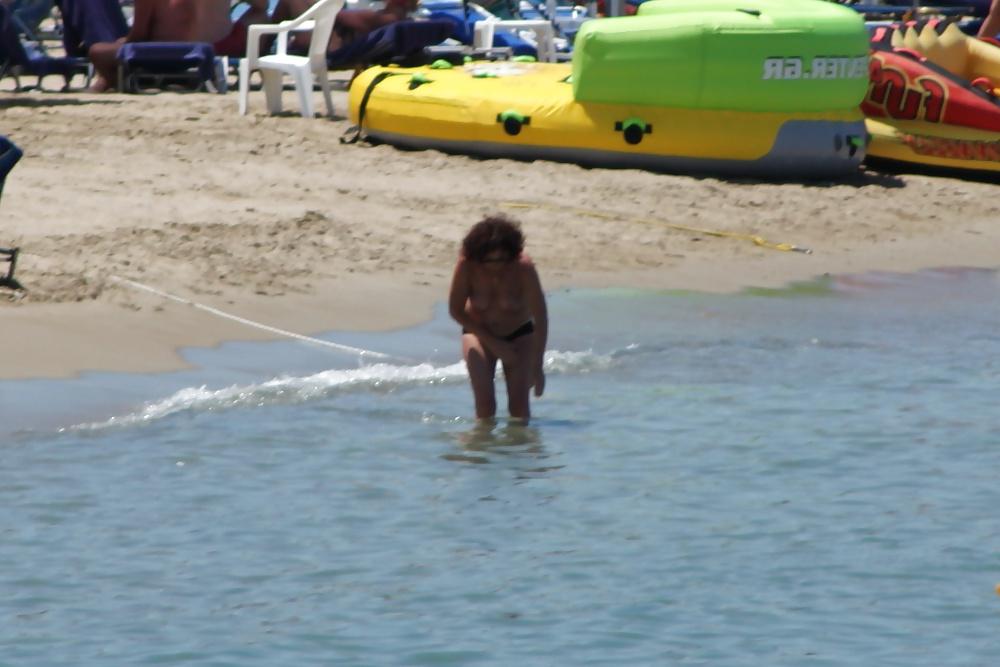 22P Greece topless