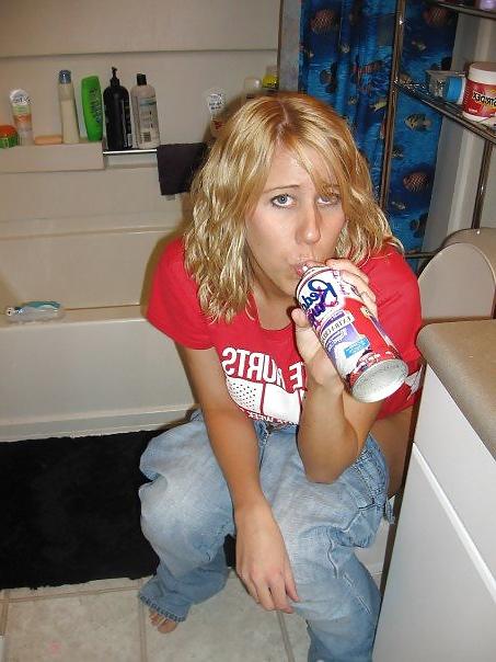 10P Girls on the toilet