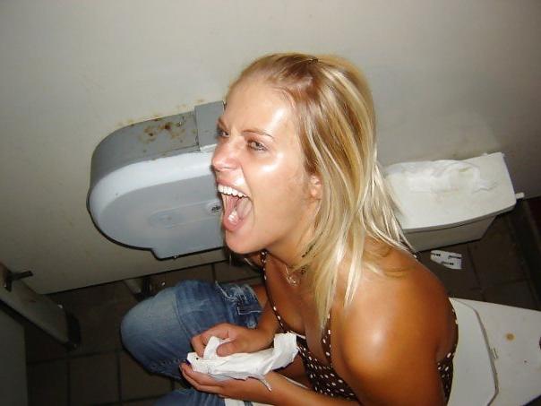 10P Girls on the toilet